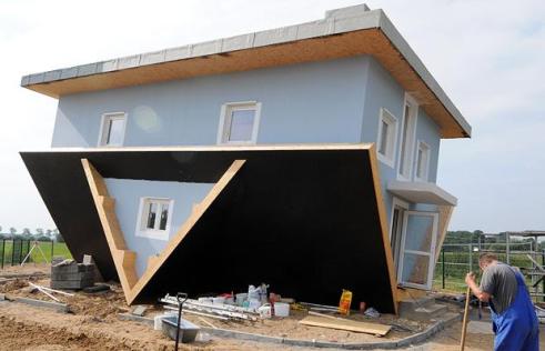 upsidedown-house_796614i